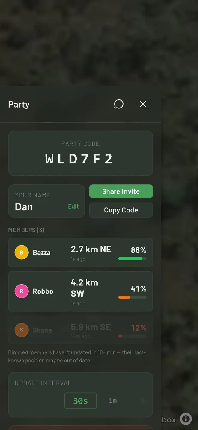 Live Party Mode: three mates with distance, bearing, last update and battery